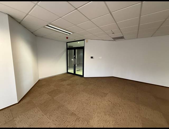 327M² OFFICE TO LET IN PARKTOWN